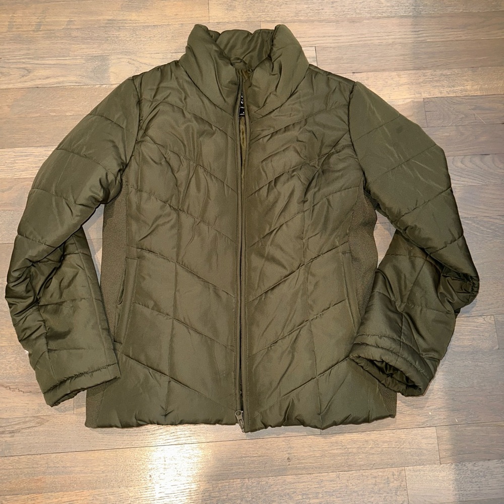 Women’s New York & Co Olive Light Down Jacket, Size Medium